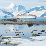 Die MS Delphin wurde 1975 in Turku (Oy Wärtsilä ) als “Belorussiya” gebaut.