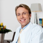 Prof. Dr. med. Philipp Jacobi, leitender Chirurg der Augenkliniken Veni Vidi