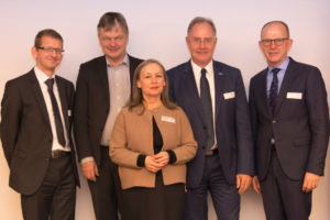 v. l. Dr. Bernhard Opolony, Prof. Dr. Thomas Klie, Ingeborg Germann, Reiner Kasperbauer, Dr. Stefan Arend Bild der Expertenrunde