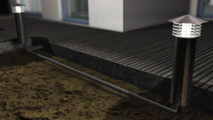 Lampen rechts und links einer Terrasse