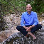 Jörg Romstötter schärft mit seinem Buch "Das vergessene Wunder - Wie wir aus der Natur Kraft, Erfolg und Inspiration schöpfen" den Blick auf unsere Wurzeln