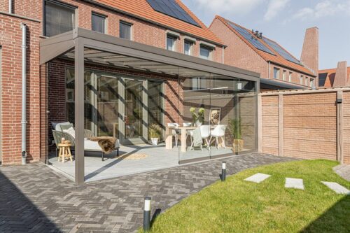 ein Glaszimmer als Anbau